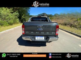 FORD - RANGER - 2013/2014 - Cinza - R$ 115.900,00