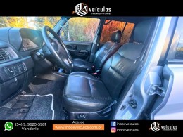MITSUBISHI - PAJERO TR4 - 2008/2008 - Prata - R$ 46.900,00