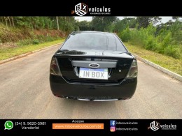 FORD - FIESTA - 2011/2012 - Preta - R$ 35.900,00
