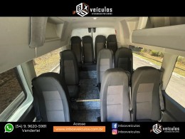 FORD - TRANSIT - 2022/2022 - Branca - R$ 267.900,00